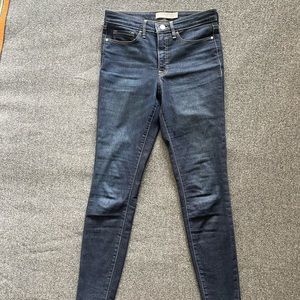 Athleta Sculptek Ultra Skinny Midnight dark wash jeans. Size 6 Tall.